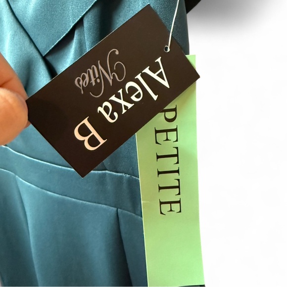 Alexa B Nites Elegant Teal Evening Gown - Picture 8 of 10